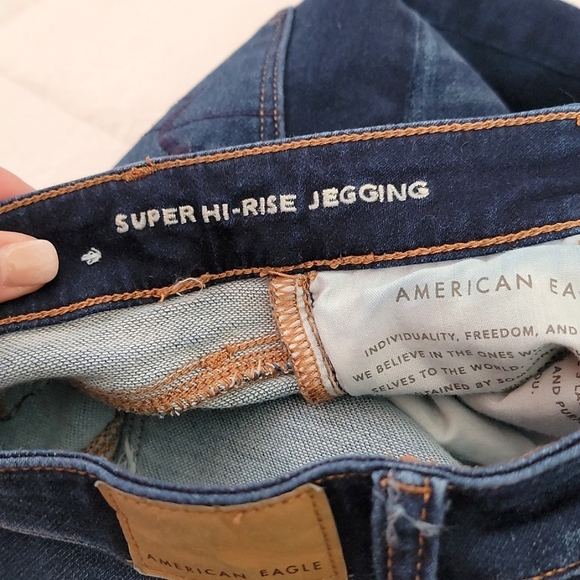 American Eagle Super Hi-Rise Jeggings - Picture 4 of 12